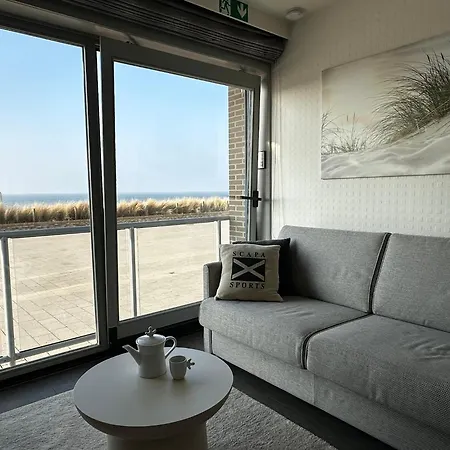 Waves Of Westende - A With A Sea View アパート
