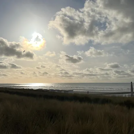 Waves Of Westende - A With A Sea View ミデルケルケ